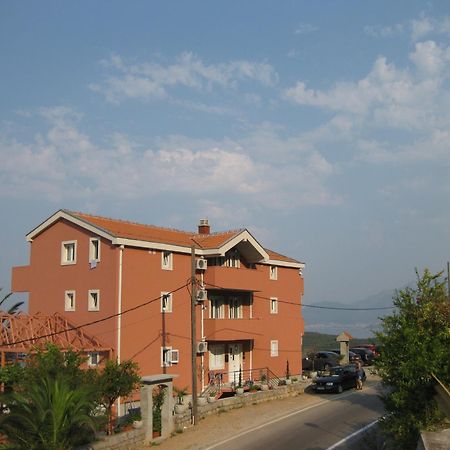 Apartments Drobni Pijesak Petrovac Екстер'єр фото