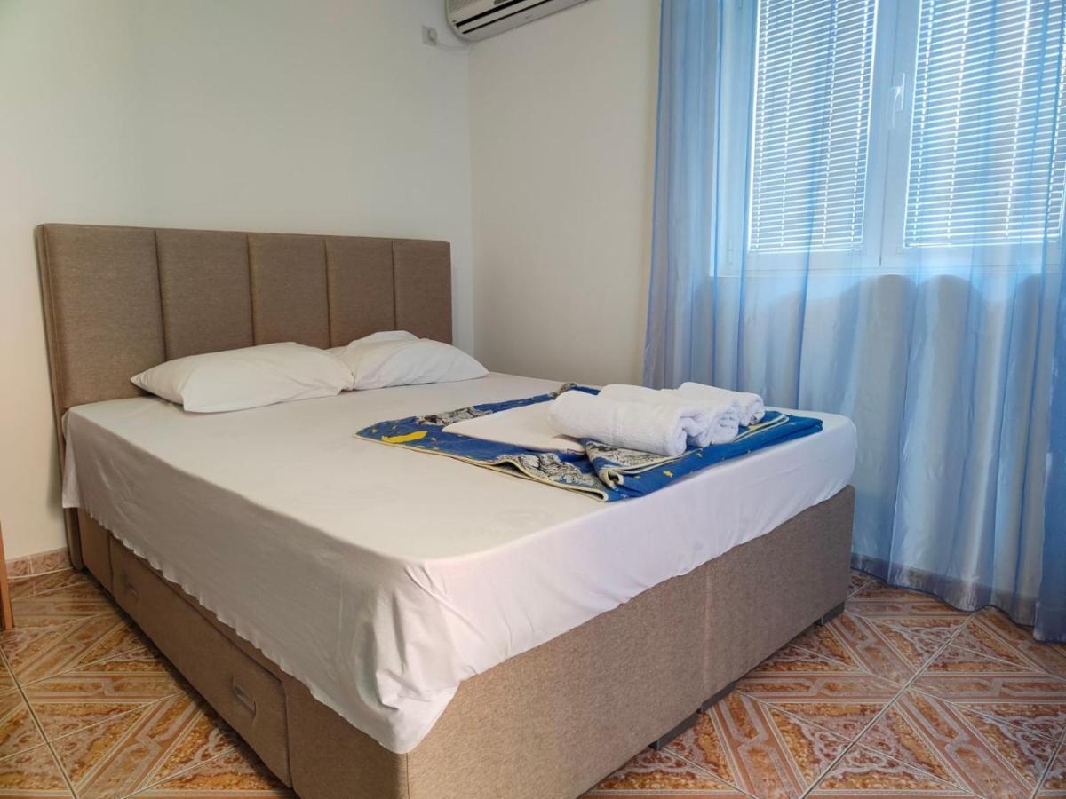Apartments Drobni Pijesak Petrovac Екстер'єр фото