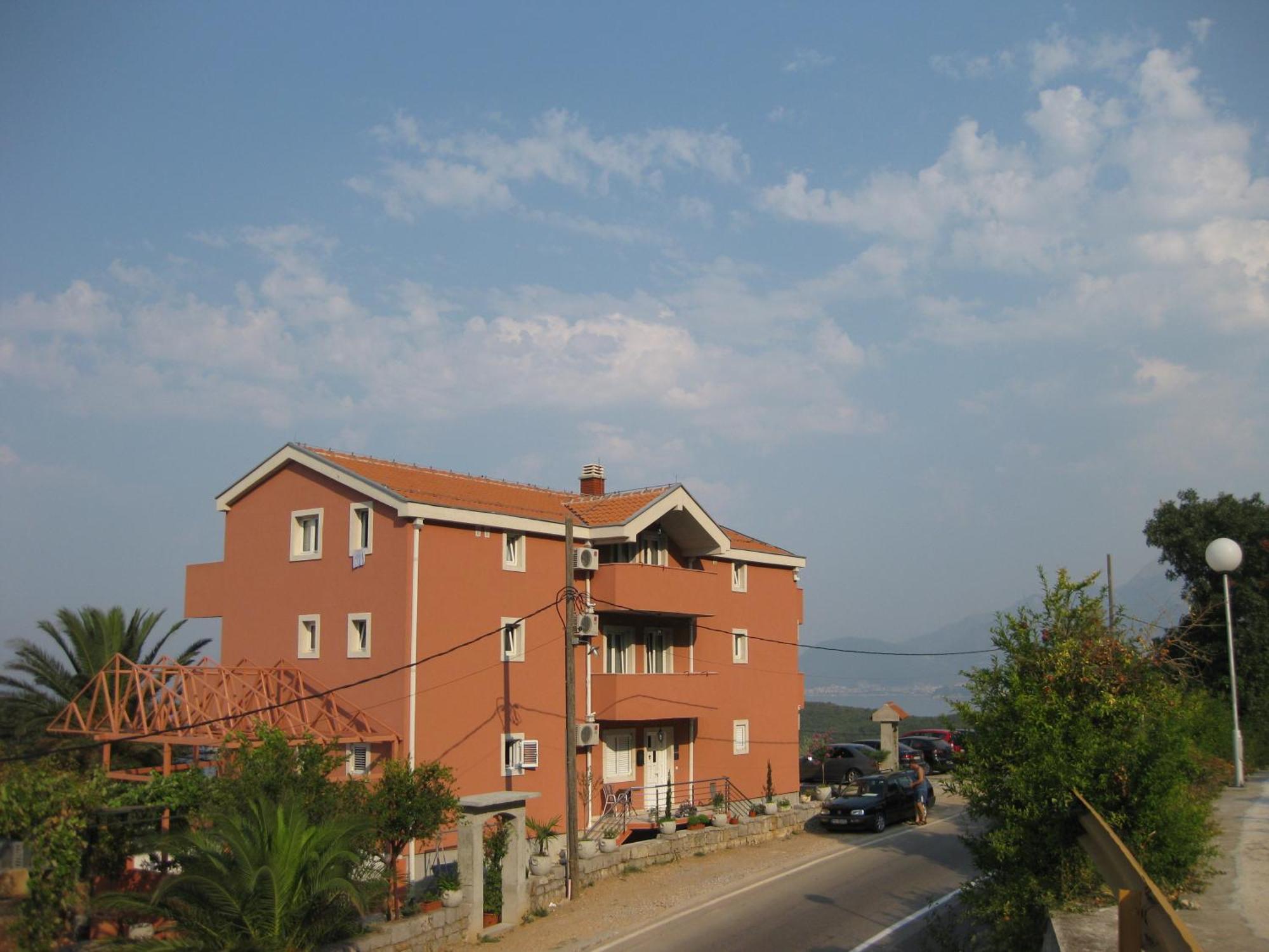 Apartments Drobni Pijesak Petrovac Екстер'єр фото