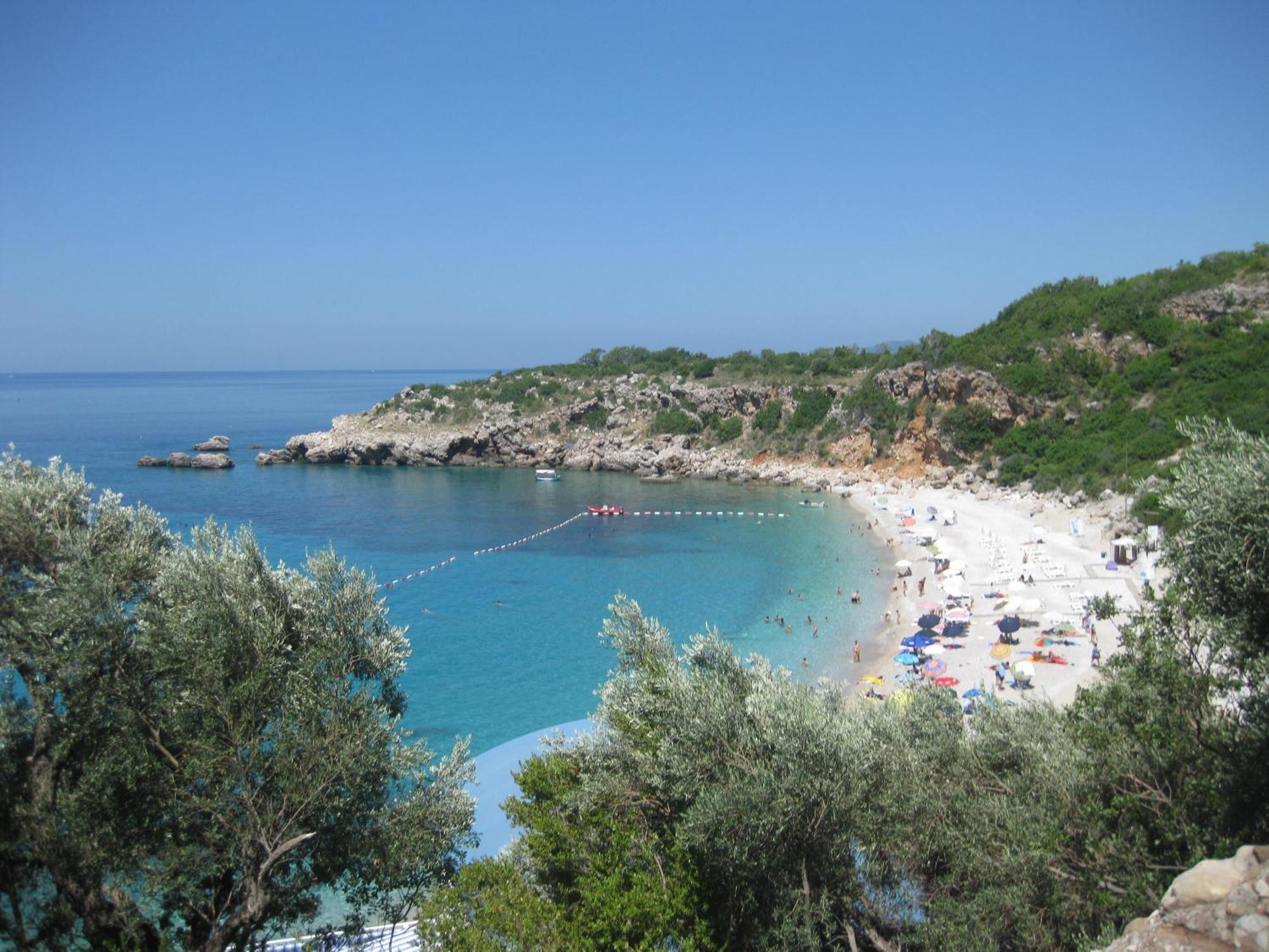 Apartments Drobni Pijesak Petrovac Екстер'єр фото