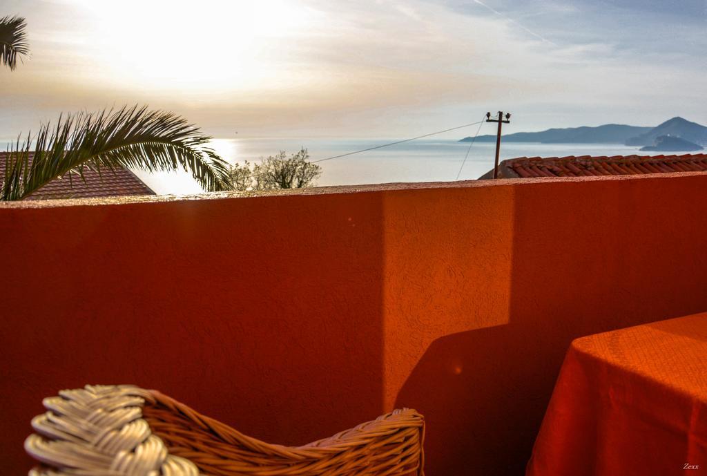 Apartments Drobni Pijesak Petrovac Екстер'єр фото