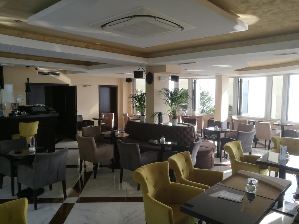 Apartments Drobni Pijesak Petrovac Екстер'єр фото